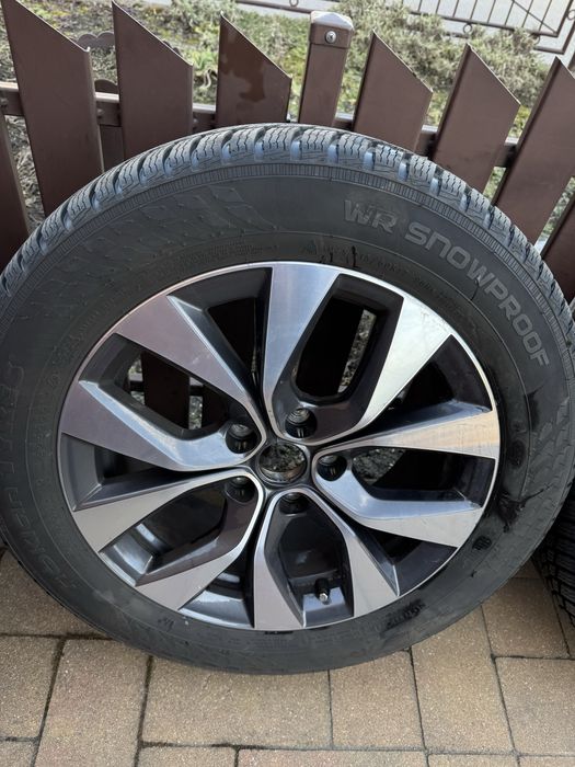 Felgi z  oponami NOKIAN zimowe 215/60/17