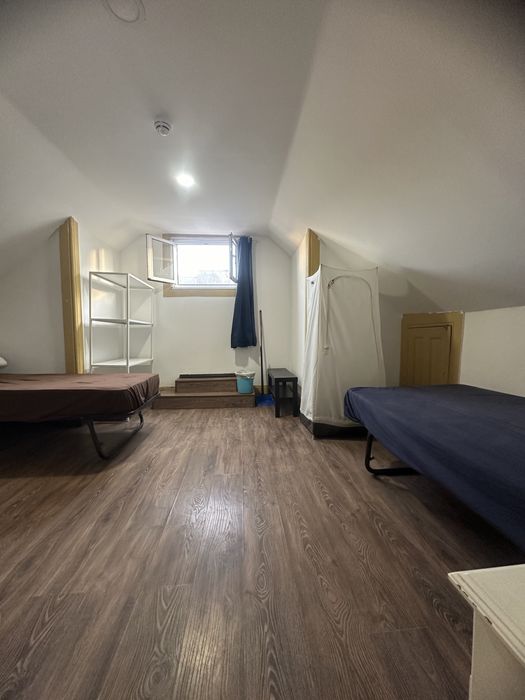 Quarto compartilhado junto a Praça da Batalha