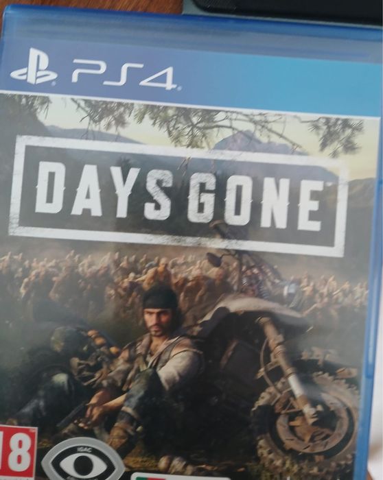 Vendo PS4 usada em bom estado