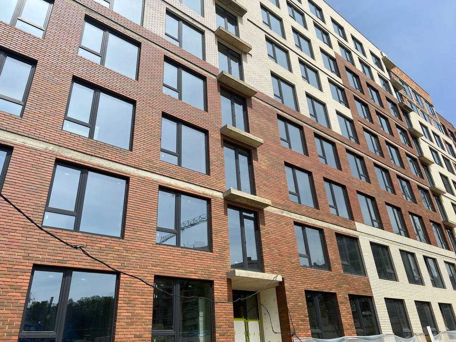 Простора ДВОКІМНАТНА квартира в НОВОБУДОВІ пр-т. Незалежності