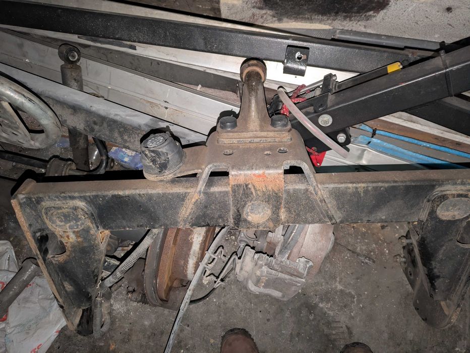 Engate de reboque Ford Transit Caixa Aberta