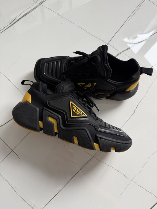 Продам мужские кроссовки prada