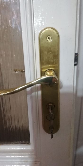 Skrzydła drzwiowe białe z klamkami,różne