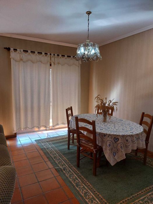 Arrendamento de apartamento t3 na Rua Engenheiro José Bastos Xavier, 2