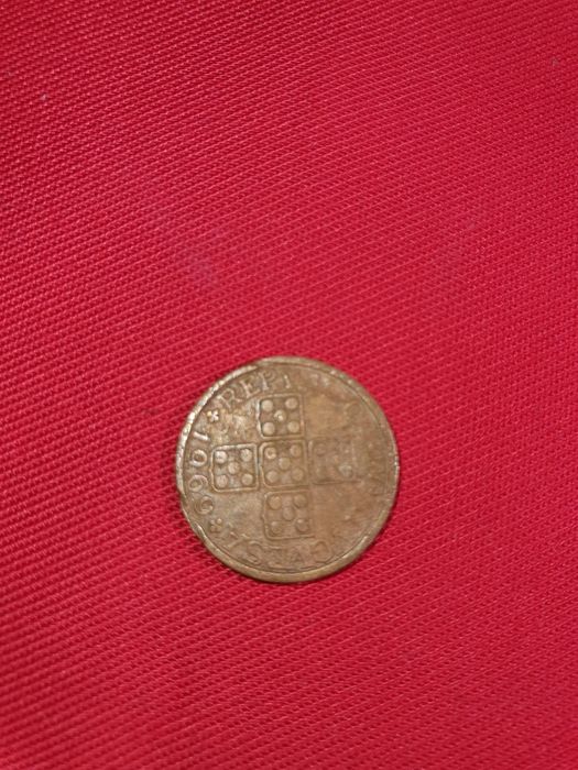 Moedas antigas de Escudo e Pesetas