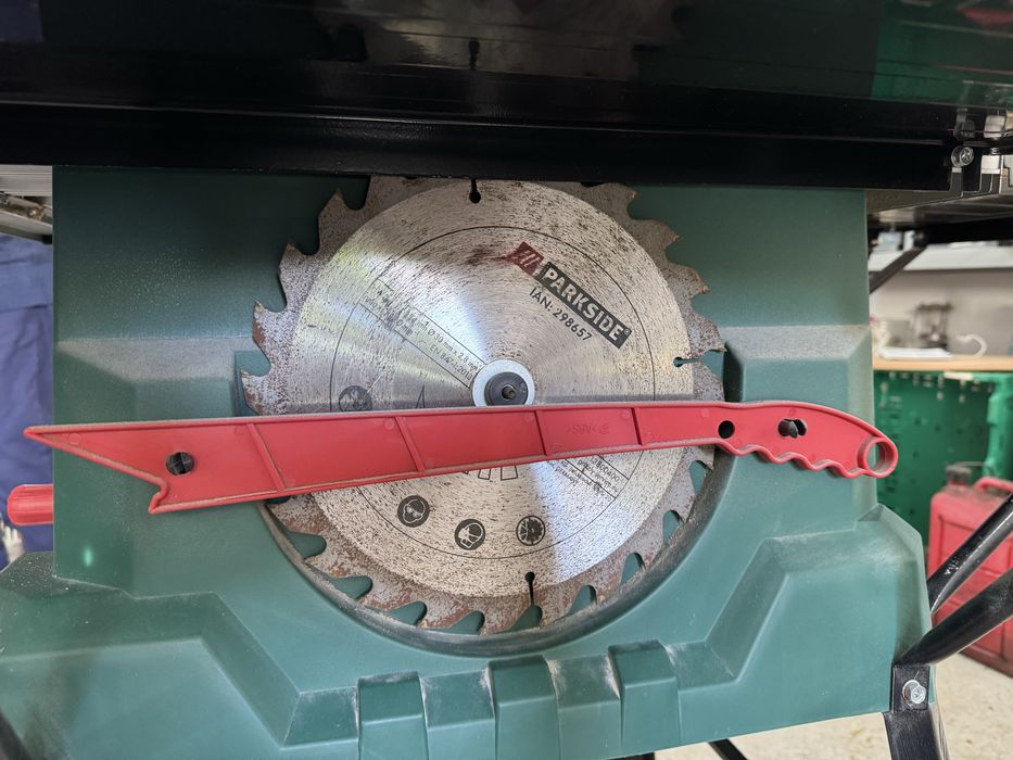 Serra de bancada Parkside PTK2000D3