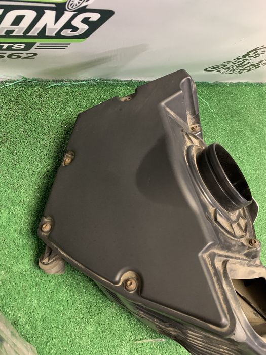 Корпус повітряного фільтра Audi a4 b9 a5