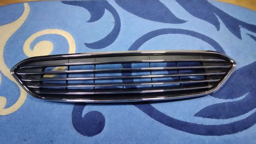 Решітка радіатора Хром - Titanium Ford Focus III (2011-2017)