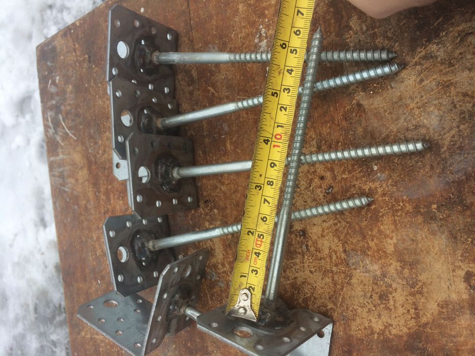 Łącznik kątowy z przyspawaną śrubą kątownik do montażu balustrady