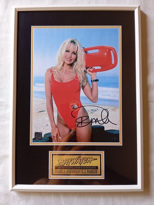 Moldura Série Baywatch C. J. Parker com Autógrafo (A4)