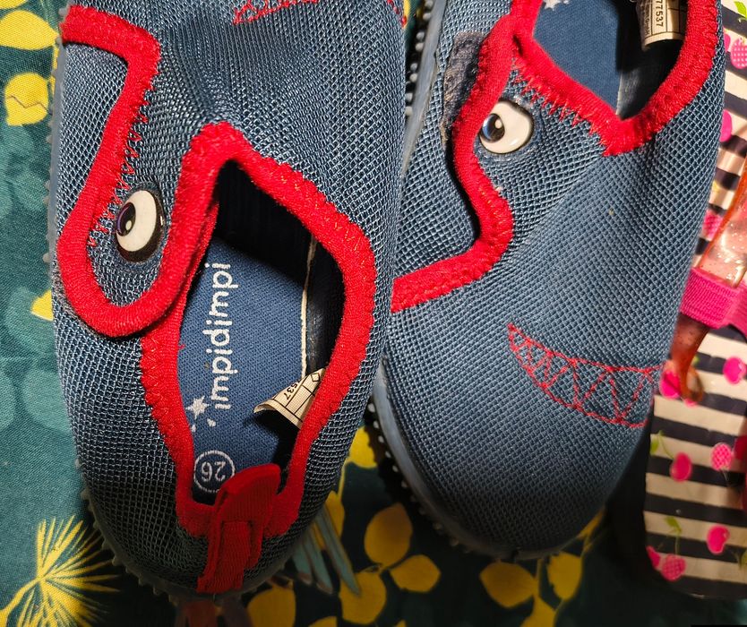 Buty do wody Impidimpi  plus klapki w wisienki roz. 26