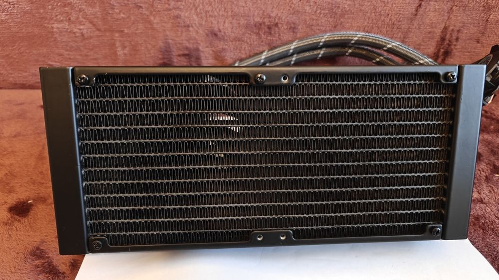 Arctic Liquid Freezer II 240  chłodzenie wodne