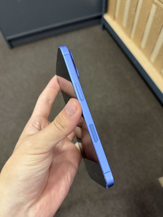iPhone 16 128 GB e- sim