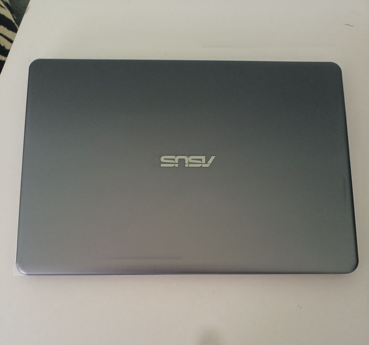 Ноутбук ASUS R420S компактный и автономный