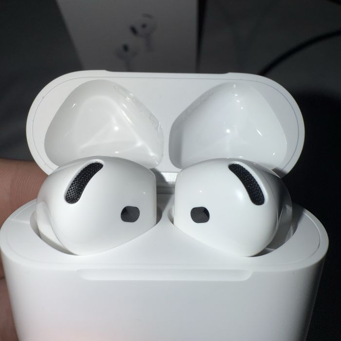 Apple AirPods 4 ANC IDEAL (etui gratis)