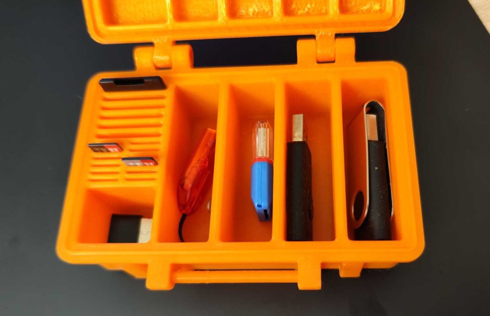 Organizer na karty pamięci SD i pendrive'y