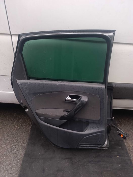 Двери  VW Polo 5 хетчбэк 3-5дверный