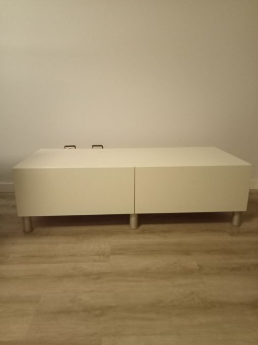 Móvel em bom estado. Medidas: comp.1,20m altura. 0,36cm fundo. 0,51cm  com duas gavetas