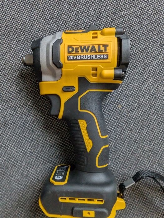 Tanio nowy  klucz udarowy DeWalt