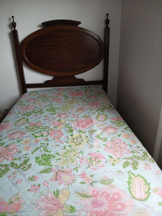 Cama de solteiro com colchão