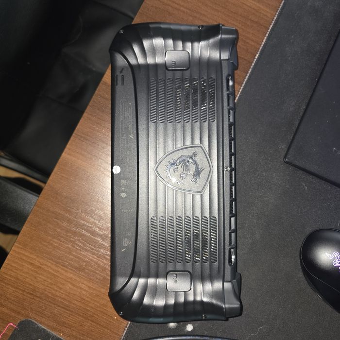 Konsola windows 11 msi claw ai8+