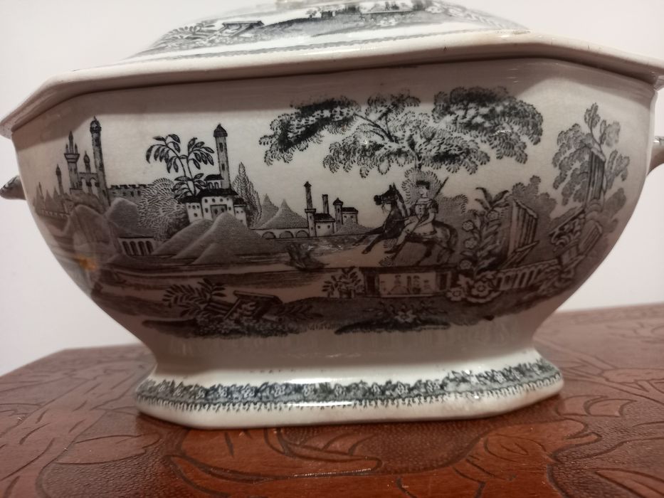 Grande terrina Sacavém