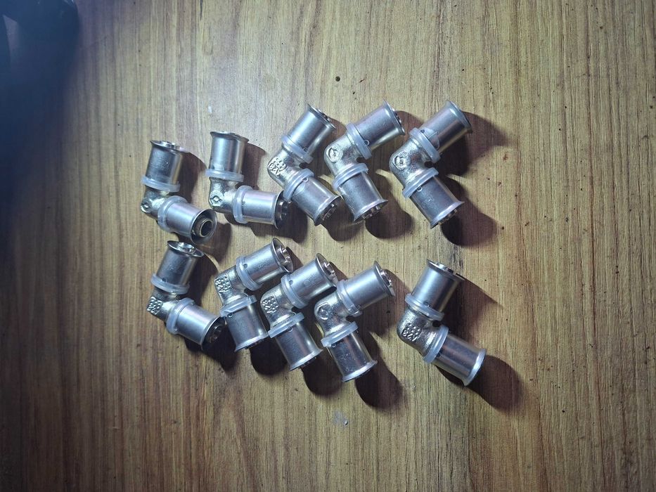 Kształtki złączki CO kolana pex  Maincor fi 1/2 3/4"