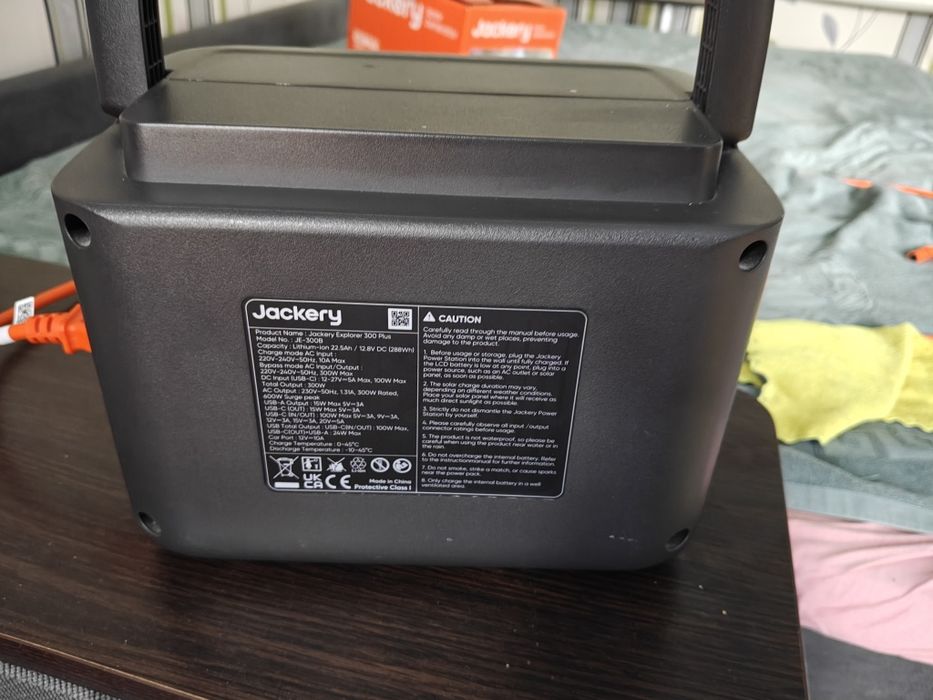 Продам зарядну станцію,Jackery Explorer  300 plus