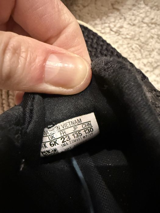 Кросівки adidas 23