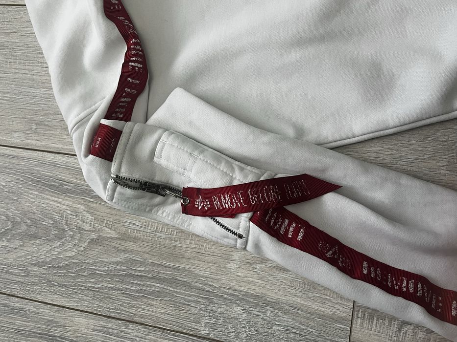 свмтшот alpha industries кофта