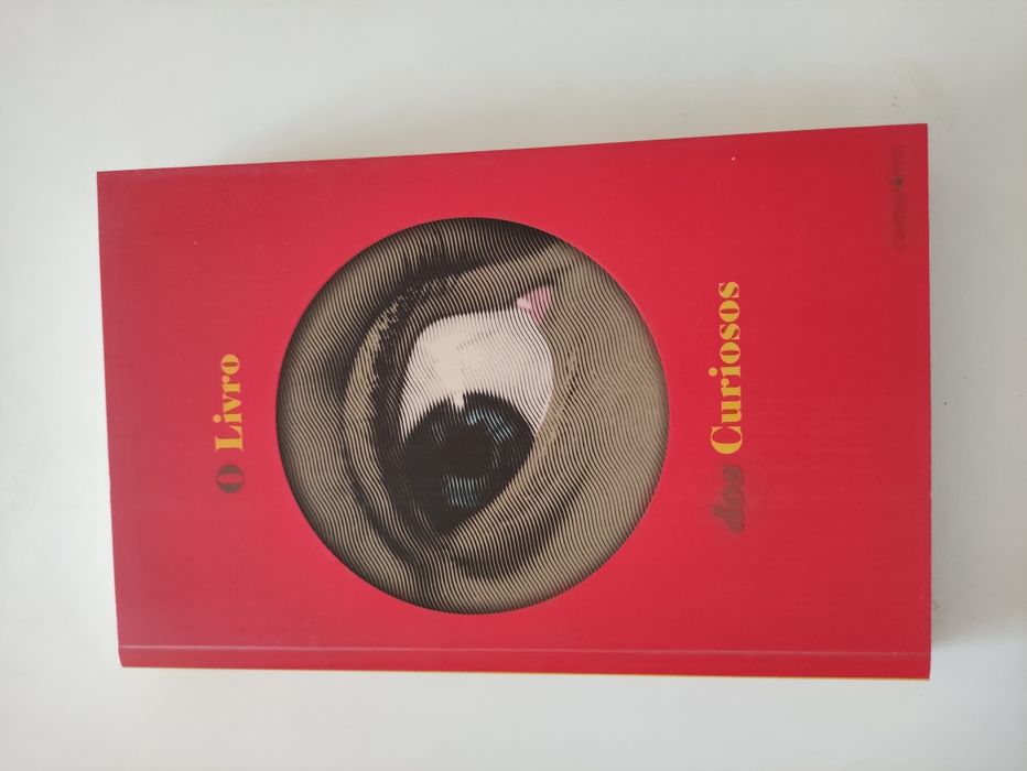 Vendo " O Livro dos Curiosos "