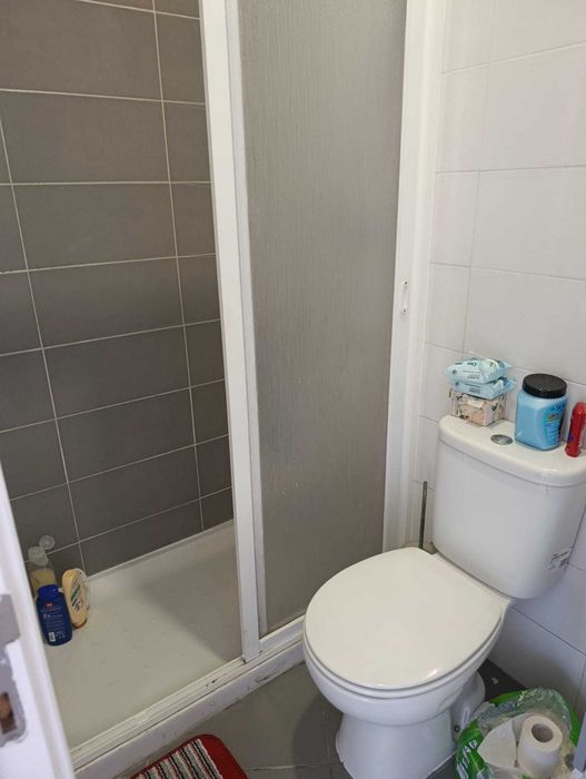 Quarto em Apartamento T2 - Zona do Beato.