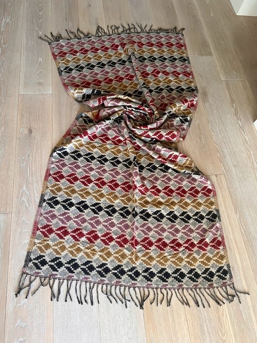 Kolorowy szal na chłodne dni