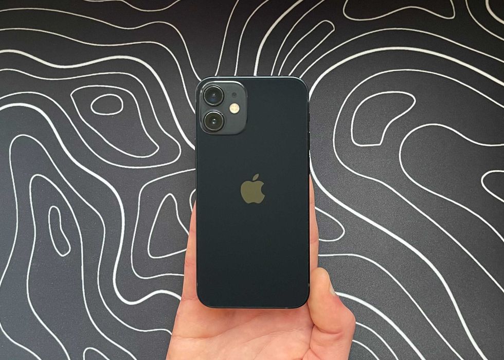 Отличный - iPhone 12 MINI - 128 гб - 84% АКБ - NEVERLOCK - BLACK