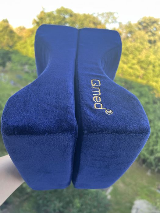 Подушка ортопедическая QMED Knee & Leg Spacer раскладная для колен и ног