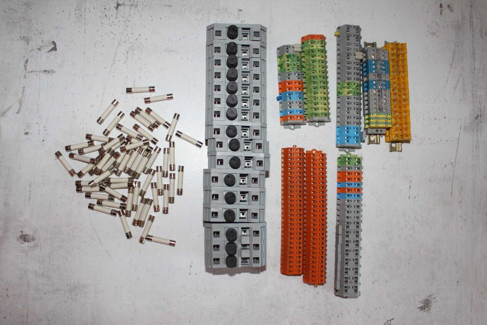 Złączka bezpiecznikowa WAGO, złączka 2-przewodowa, ścianka końcowa.