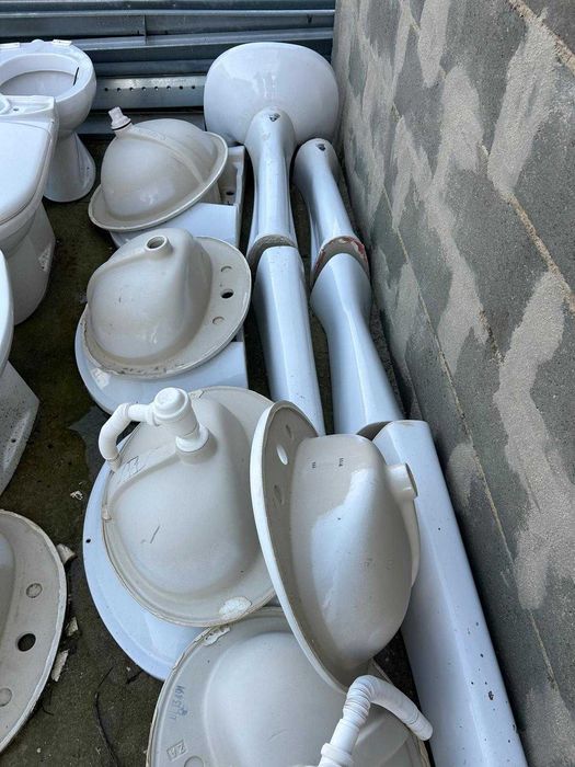 Colunas, Lavatórios...