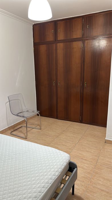Quarto para arrendar para casal