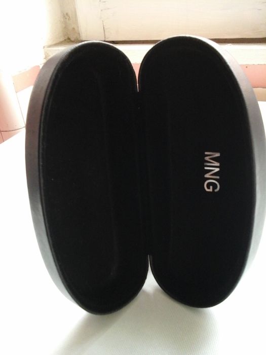 Caixa, vazia, para óculos de sol da Mango/MNG