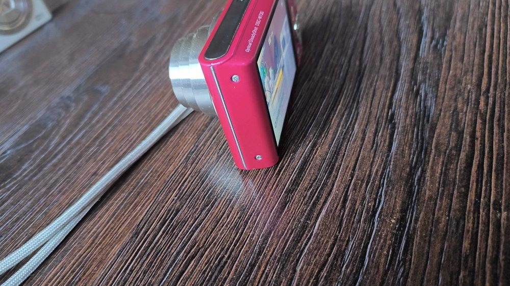 Продам фотоаппарат Sony W730