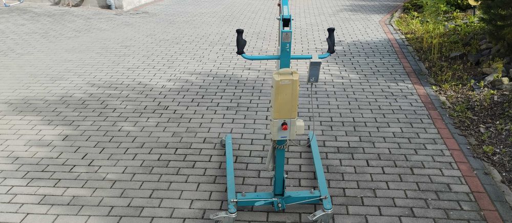 Podnośnik dla niepełnosprawnych.