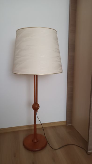 Lampa podłogowa stojąca duża
