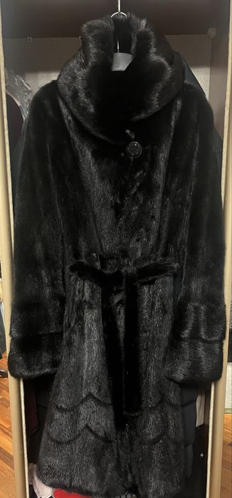 Шуба норкова з капюшоном