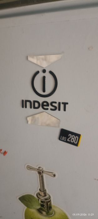 Холодильник indesit