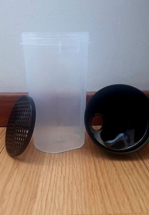 Shaker 750 ml NOVO