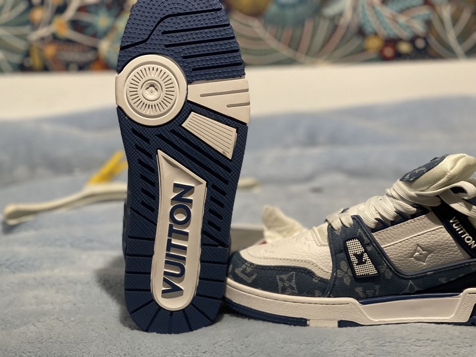 Louis Vuitton trainer LV