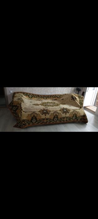 Килими на стіну та на підлогу