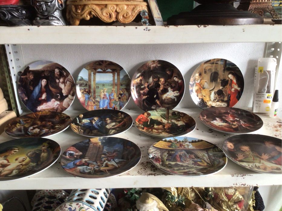 Lote de pratos de Natal de coleção do Menino Jesus 12 pratos da V/A
