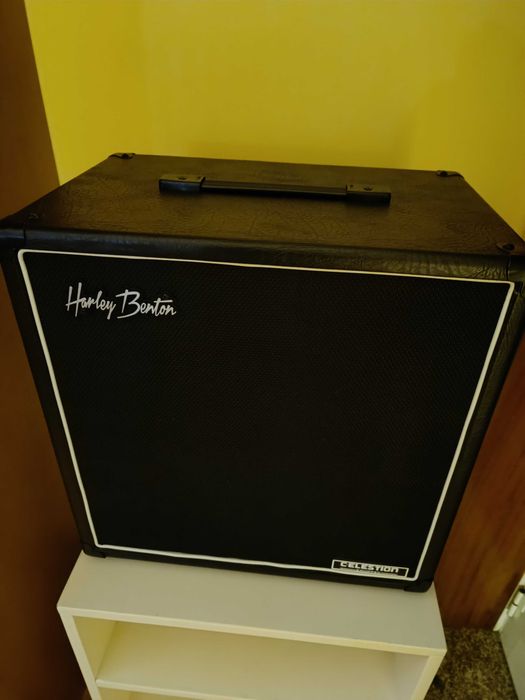 Coluna Harley Benton G112 Celestion V30
