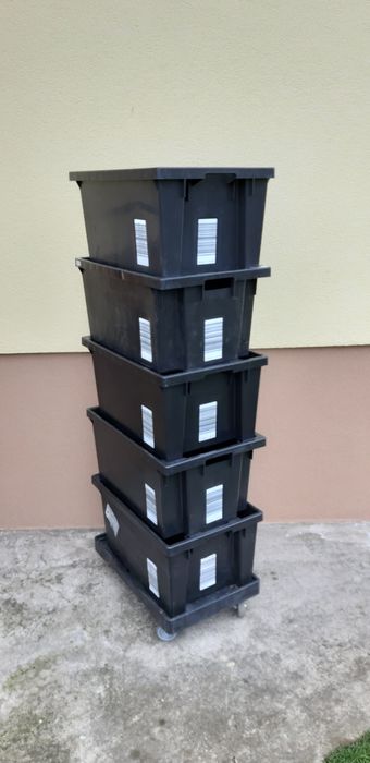 Pojemniki magazynowe skrzynki transportowe plastikowe 600x400x300mm